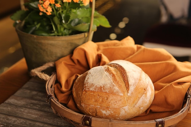 köstliches naturästhetisch gebackenes Brot