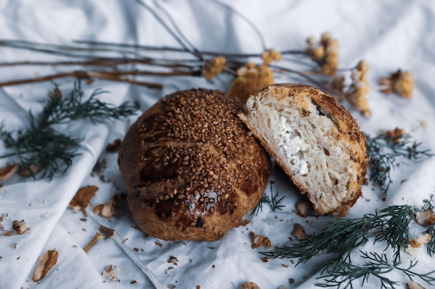 köstliches naturästhetisch gebackenes Brot