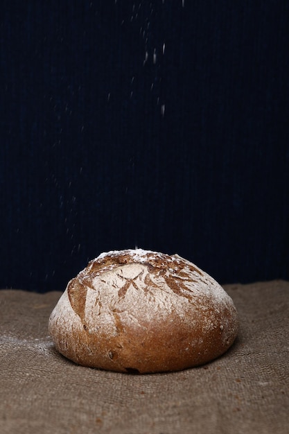 köstliches naturästhetisch gebackenes Brot