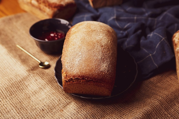 köstliches naturästhetisch gebackenes Brot