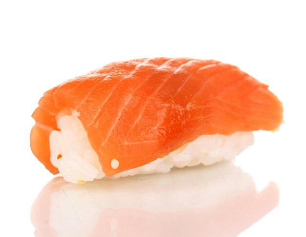 Köstliches Sushi getrennt auf Weiß
