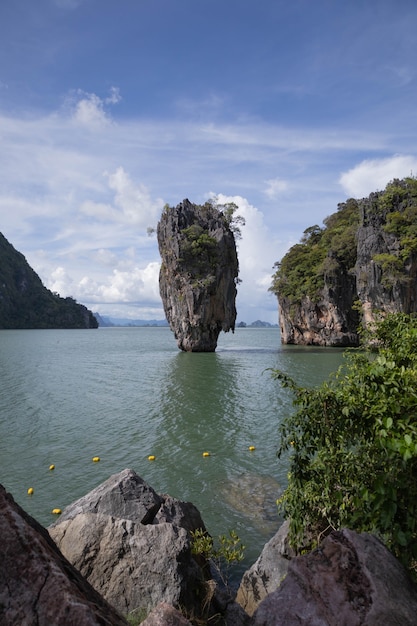 Foto koh ta pu (ta pu island oder bekannt als james bond island) phang nga bay thailand