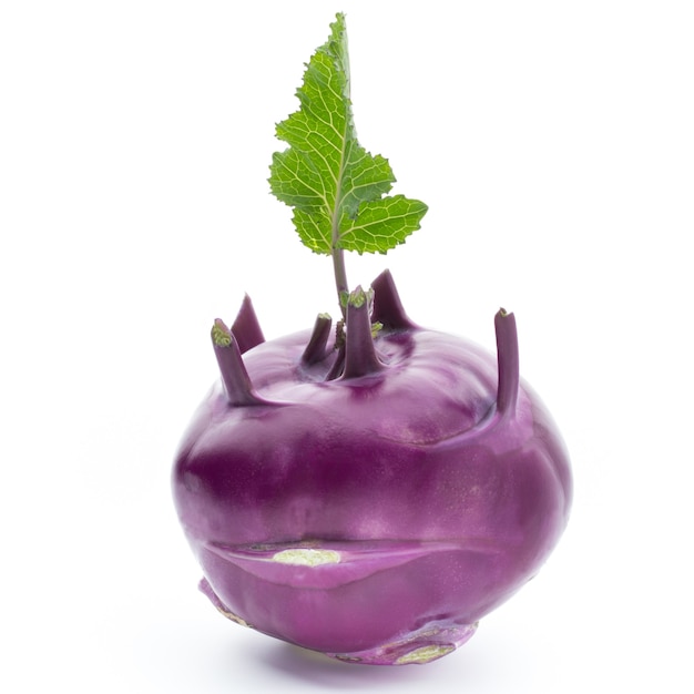 Kohl Kohlrabi isoliert.