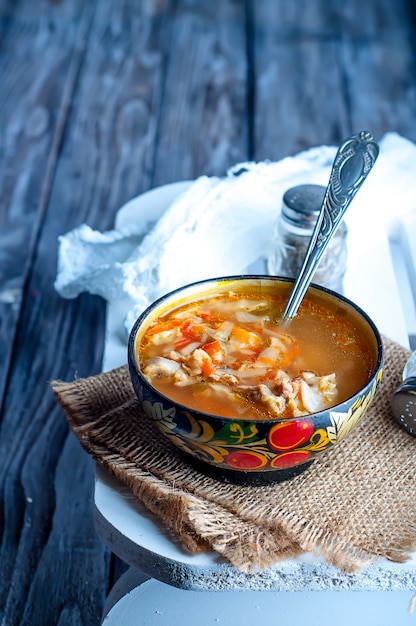 Kohlsuppe mit Sauerrahm