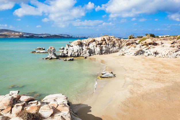 Kolimbithres-Strand mit Schönheitssteinfelsen auf der Insel Paros in Griechenland