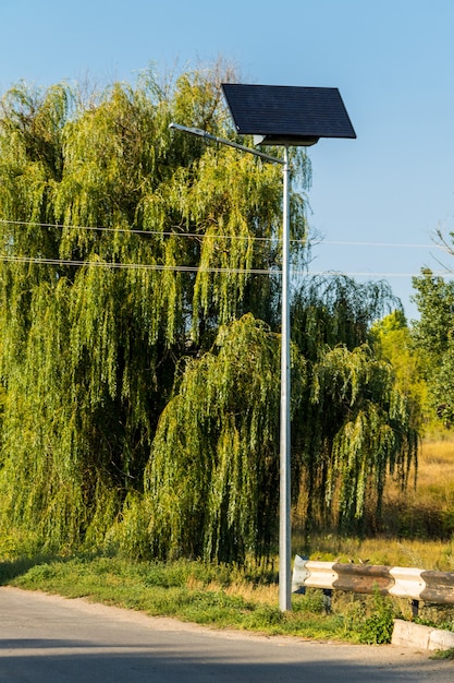 Ökologische elektrische Energie aus dem Solarpanel zur Straßenbeleuchtung