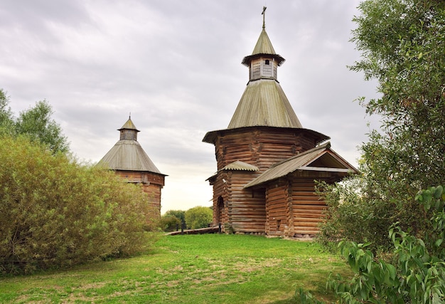 Kolomenskoye park travel tower do mosteiro nikolokorelsky