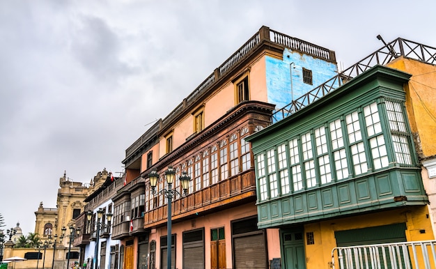 Kolonialgebäude mit Balkonen in Lima Peru