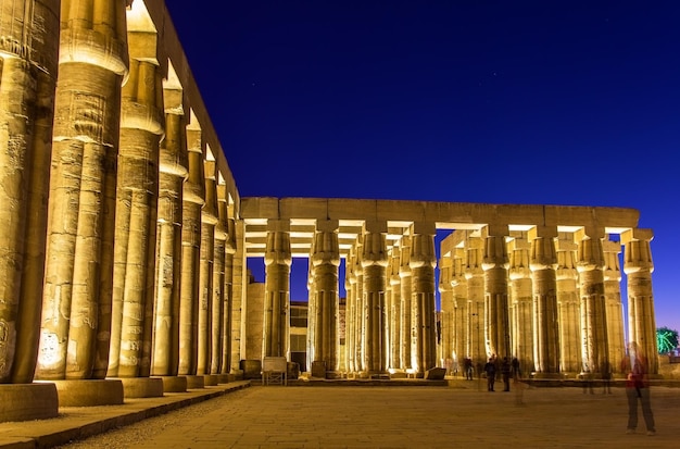 Kolonnade im Tempel von Luxor, Ägypten