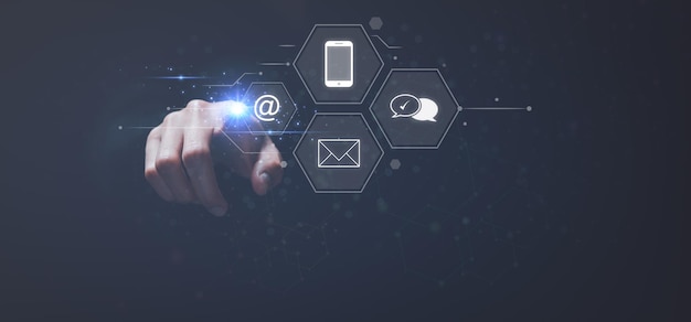 Kommunikationskonzept mit E-Mail-Nachrichtenschachtel und Kontakt-Ikonen