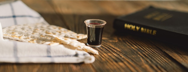 Kommunion religiöse Tradition des Brechens von Brot, Brot und Wein