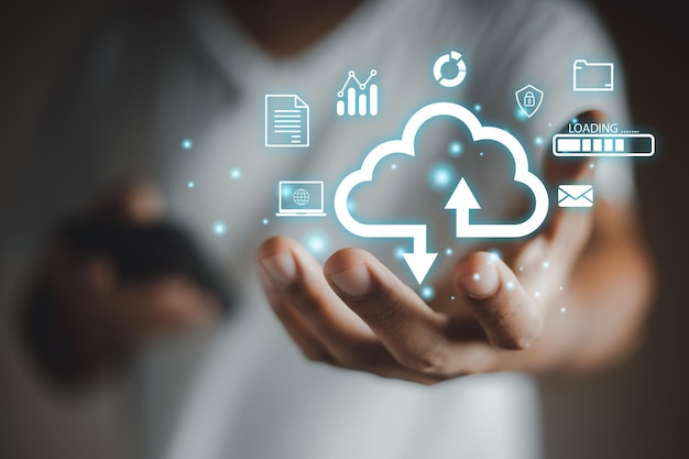 Konzept der Daten-Cloud-Computing Cloud erscheinen auf der Hand Geschäftsmann Analyse-Technologie verbinden Geräte Informationstechnologie Server-Innovation virtuelle Sicherheit Datenspeicherung