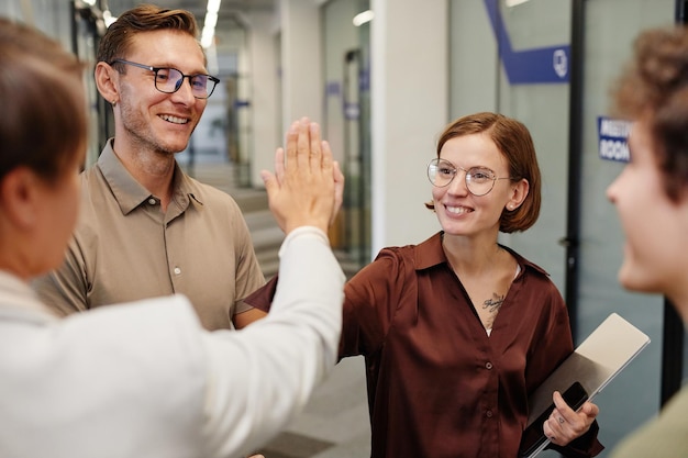 Foto konzept der einheit am arbeitsplatz