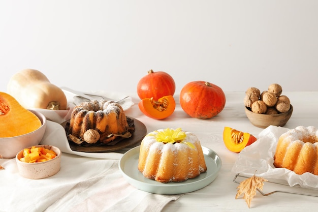 Konzept der Herbststimmung Essen Kürbiskuchen