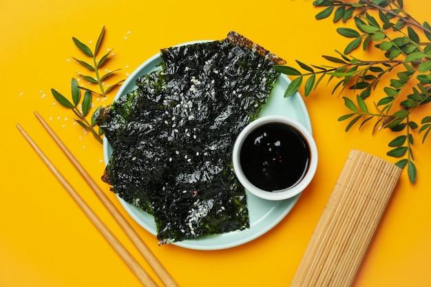 Konzept der japanischen lebensmittel-algen-nori-draufsicht