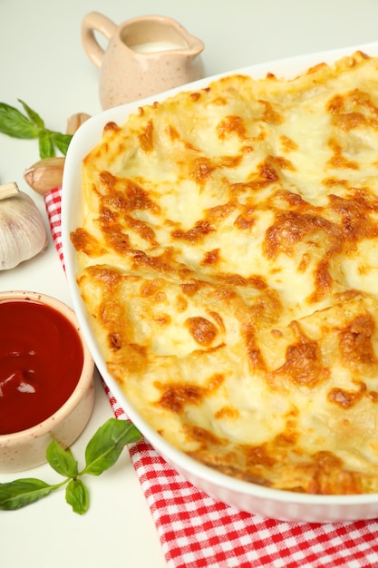 Konzept der köstlichen Lasagne aus nächster Nähe