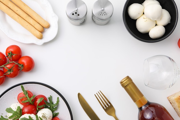 Konzept der leckeren italienischen Küche Caprese-Salat