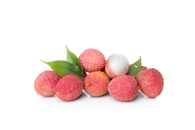 Konzept der leckeren und köstlichen exotischen Frucht Lychee isoliert auf weißem Hintergrund