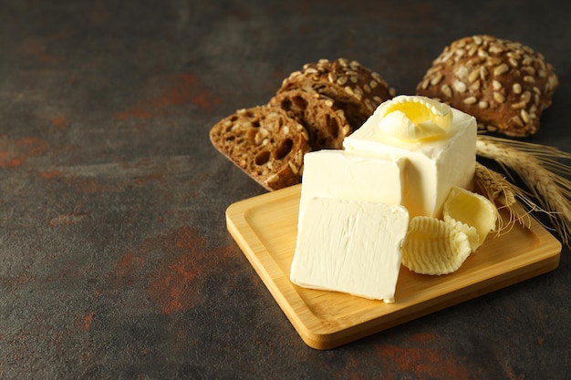 Konzept des Frühstücks Essen mit Butter Platz für Text