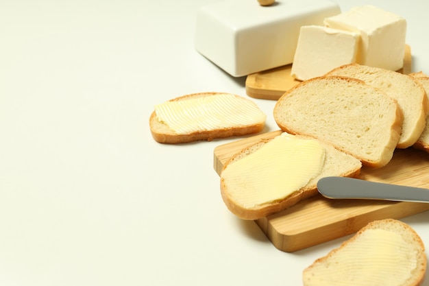 Konzept des Frühstücks Essen mit Butter Platz für Text