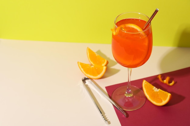 Konzept des leckeren Alkoholgetränks Aperol Spritz