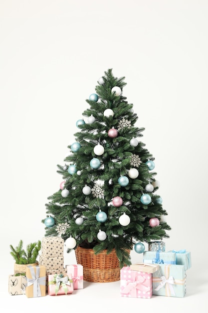 Konzept des schönen Weihnachtsbaums des Weihnachten und des guten Rutsch ins Neue Jahr