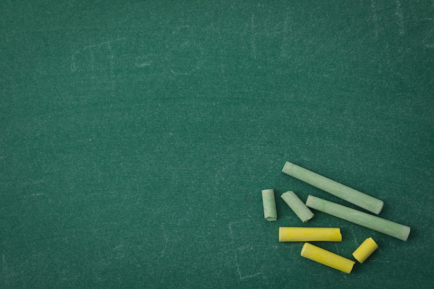 Konzept von Schule und Bildung mit Tafel