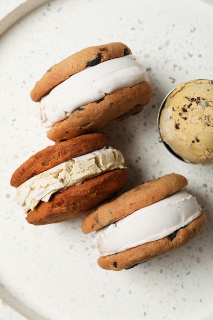 Konzept von süßen Lebensmittelplätzchen mit Eiscreme-Draufsicht