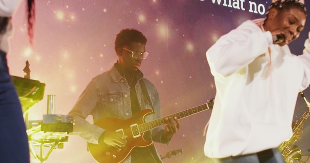 Konzert einer musikalischen afroamerikanischen Gruppe