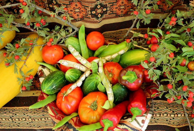 Korb voll des Gemüses am Erntefest in Armenien