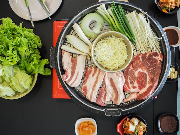 Koreanisches Küche Barbecue Grill Fleisch und Gemüse