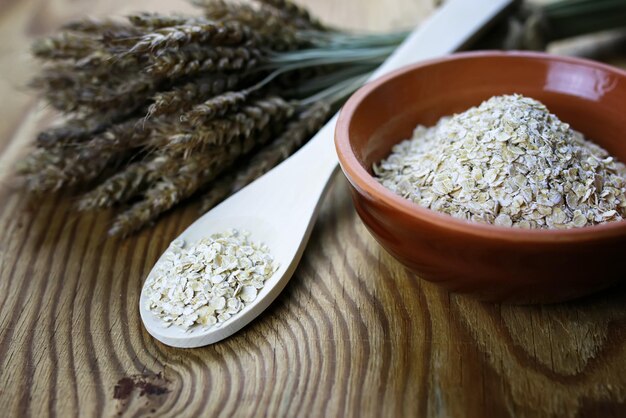 Korn-Müsli-Schüssel mit Sprossen