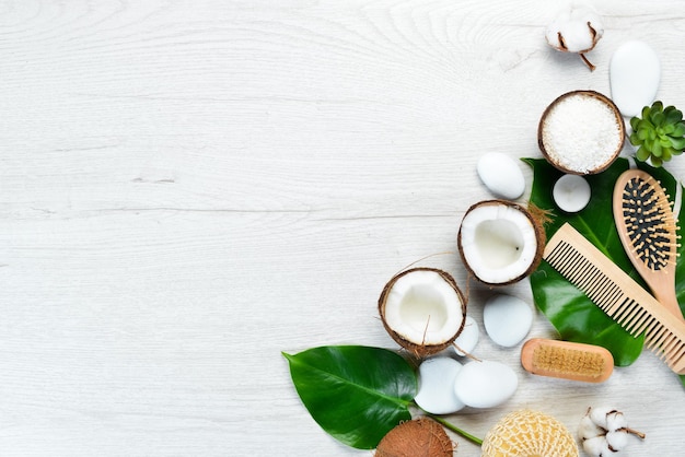 Kosmetik aus Kokosnuss und Kokosöl Das Konzept von Kosmetik und Spa Draufsicht Freier Kopierplatz