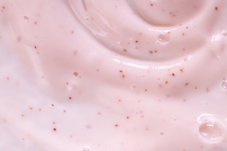 Kosmetik für Frauen. Rosa Creme Gel Körperpeeling.