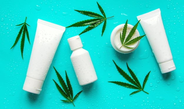 Kosmetik mit natürlichem Cannabisextrakt Selektiver Fokus