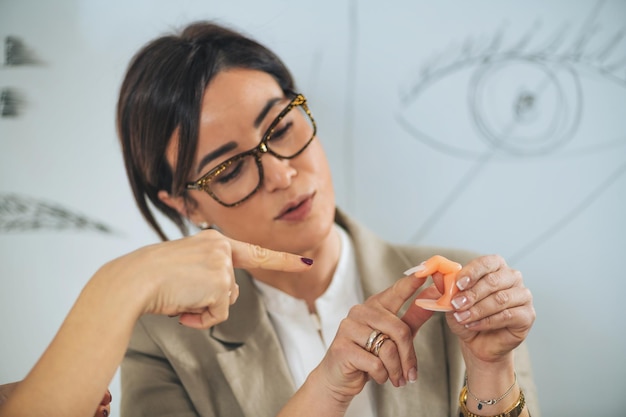 Kosmetologische Ausbildung für Nagelstudio Maniküre