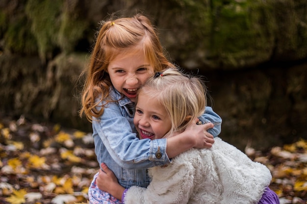 Foto kostenloses foto glückliche kleine mädchen