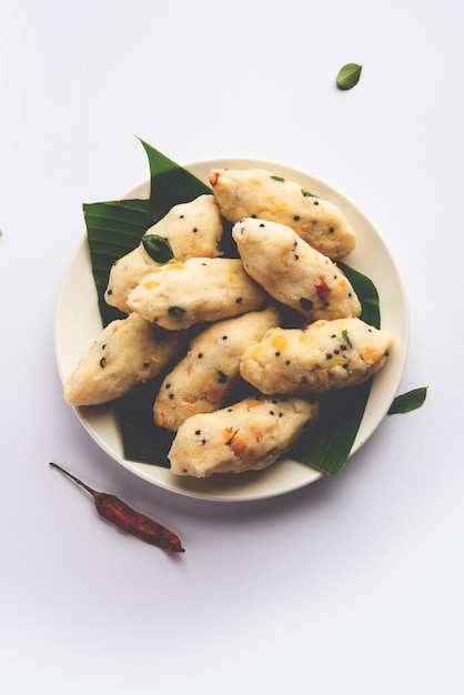 Kozhukatta Pidi ist ein gedämpfter Snack aus Kerala-Reismehl mit Fingerabdrücken
