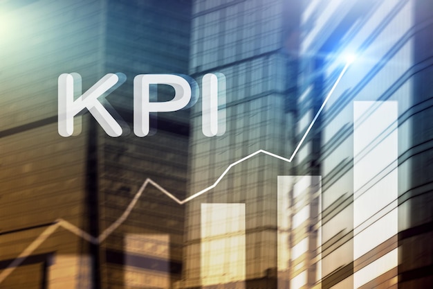 KPI Key Performance Indicator Conceito de negócios e tecnologia Mídia mista de exposição múltipla Conceito financeiro em fundo desfocado