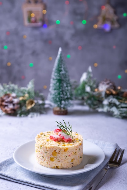 Krabbensalat mit Mais und Eiern