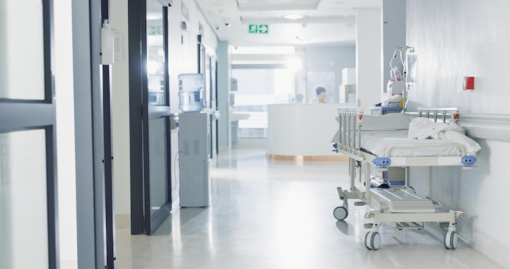 Foto krankenhausgesundheits- und medizinische versorgung mit einem leeren korridor für wellness- oder behandlungs- und krankheitsbekämpfung medizindienst und flur einer lobby in einer klinik für rehabilitation oder genesung