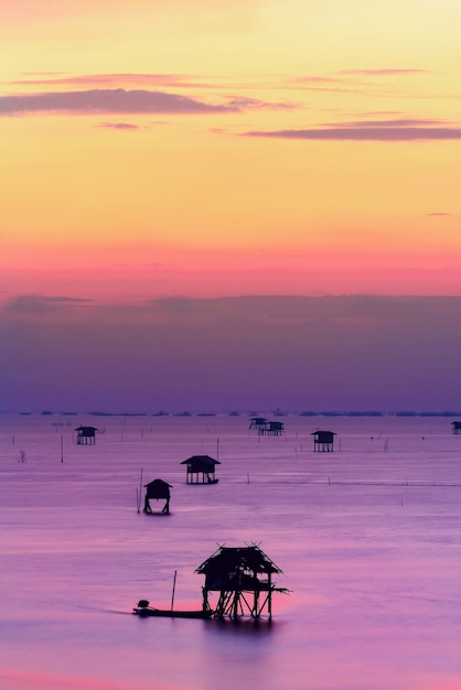 KraTeng Mai Pai en la playa del amanecer