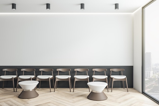 Kreatives Büroempfangsinterieur mit Mock-Up-Platz, Holzboden, Panoramablick auf die Stadt und Möbel, Entwurf von Wartebereich und Arbeitsplatzkonzept 3D-Rendering