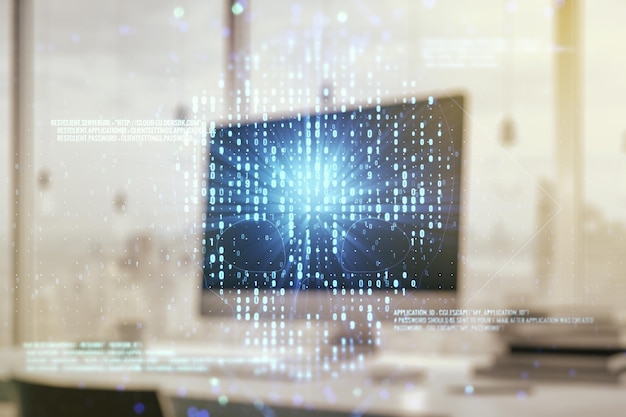Kreatives Code-Schädelhologramm auf modernem Computerhintergrund Cyberkriminalität und Hacking-Konzept Mehrfachbelichtung