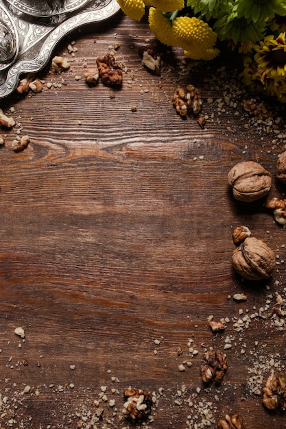 Kreatives Essen türkische Küche Hintergrund. Hölzerne Textur. Tee- und Dessertkonzept