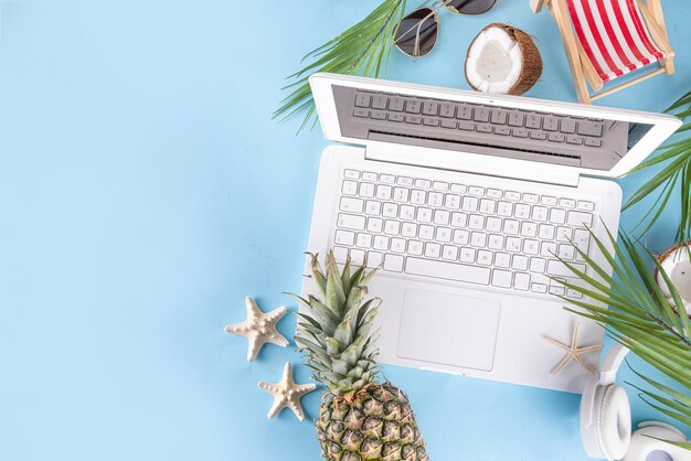 Foto kreatives sommer-strandbüro flachlag