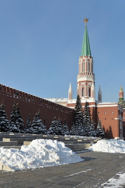 El Kremlin de Moscú es una fortaleza en el centro de Moscú