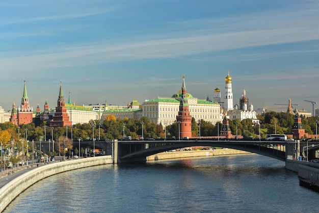 Kremlin de Moscú desde el río Moscú