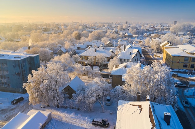 Kretinga Lituania 10 de diciembre de 2022 edificio lituano clásico simple