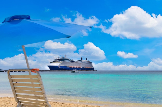 Kreuzfahrtschiff auf den Amerikanischen Jungferninseln Saint Croix Frederiksted im Karibikurlaub